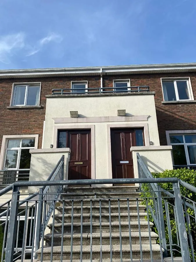 126 - Gort Na Coiribe 4 Bedroom Duplex, By Shortstays Galway